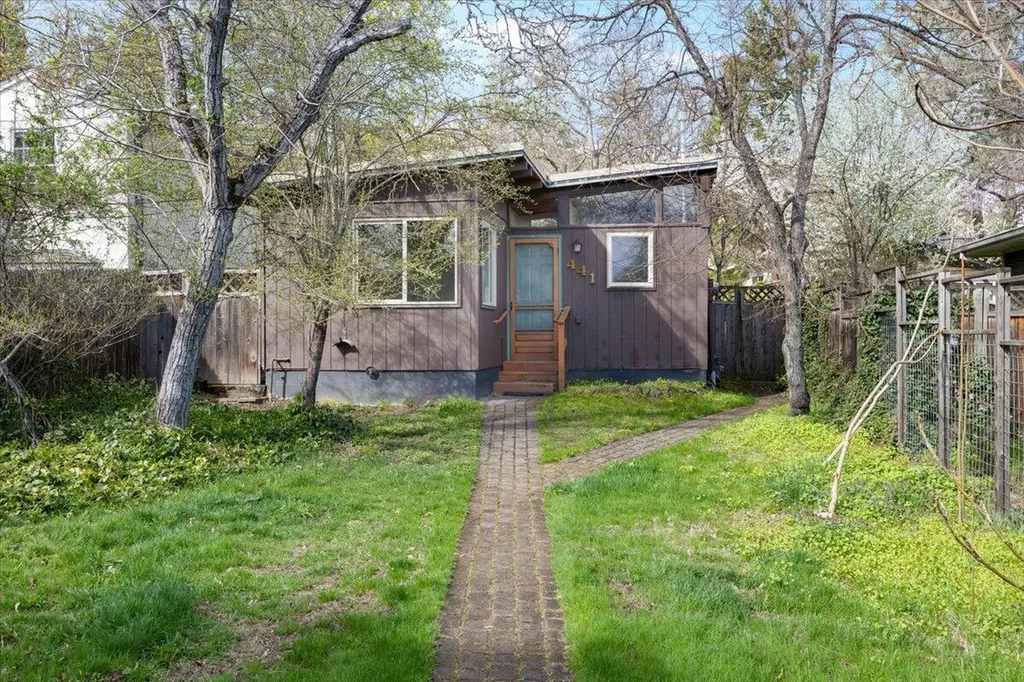 441 Beach Street Ashland OR 97520