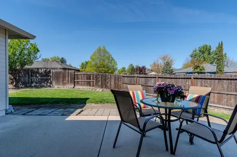 1436 Elaine Way Medford OR 97501