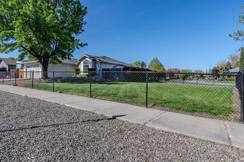 1436 Elaine Way Medford OR 97501