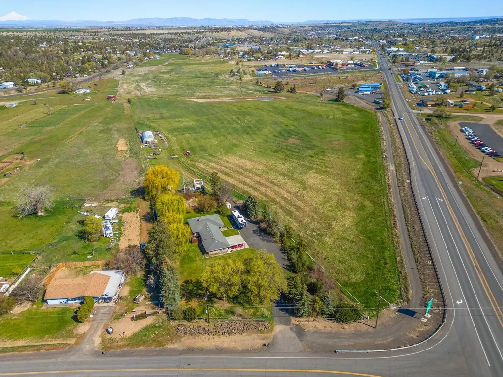 510 SW Colfax Lane Madras OR 97741