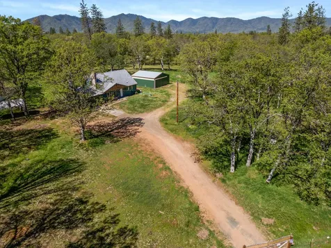 11515 Michael Road Central Point OR 97502