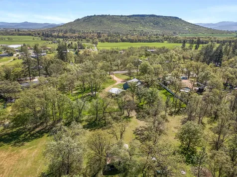 11515 Michael Road Central Point OR 97502