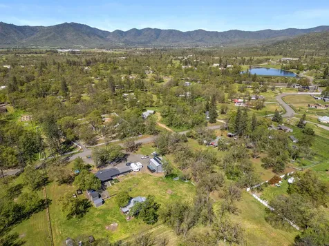 11515 Michael Road Central Point OR 97502