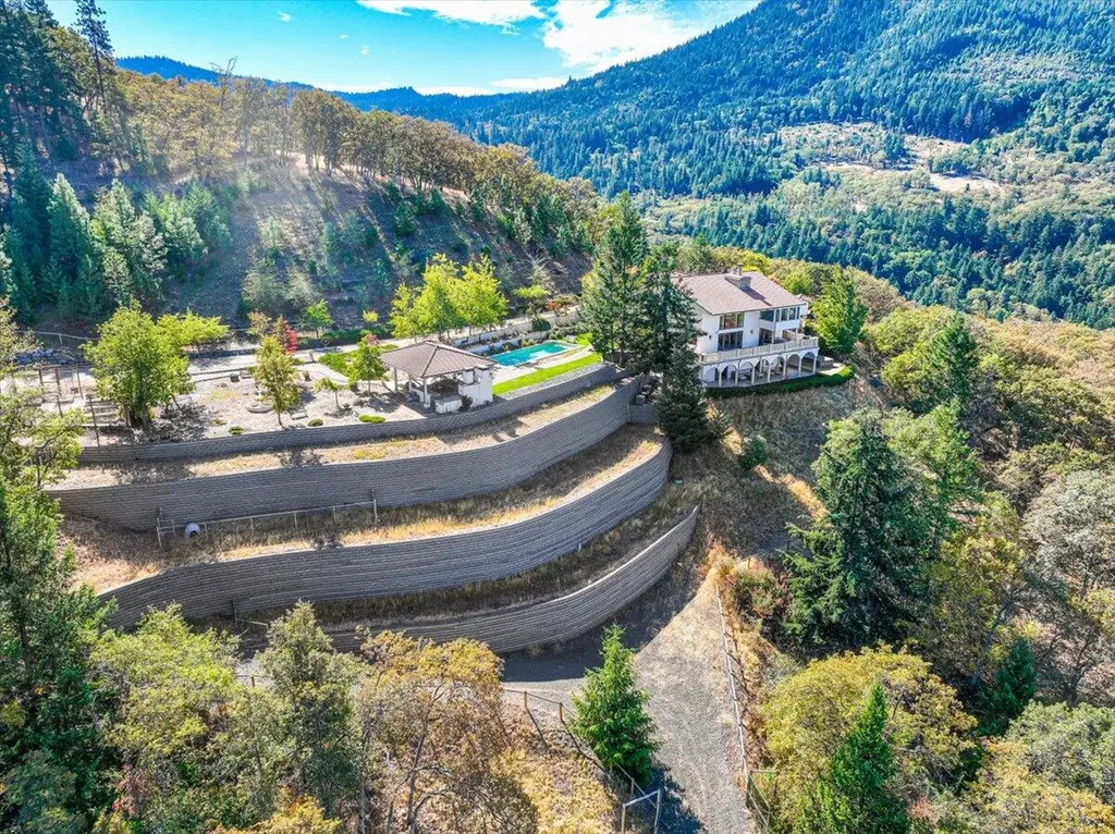 3721 Old Highway 99 S Highway Ashland OR 97520