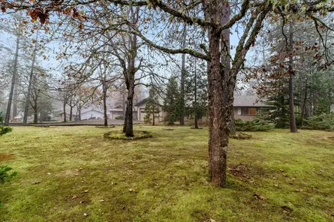 957 Eric Loop Grants Pass OR 97526