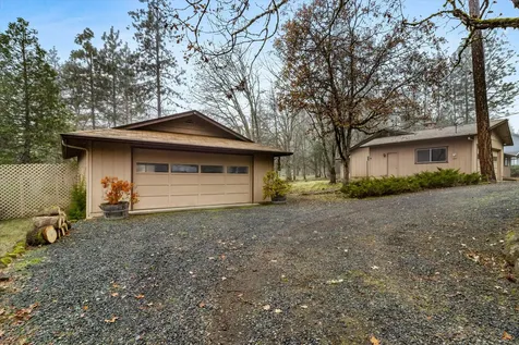 957 Eric Loop Grants Pass OR 97526