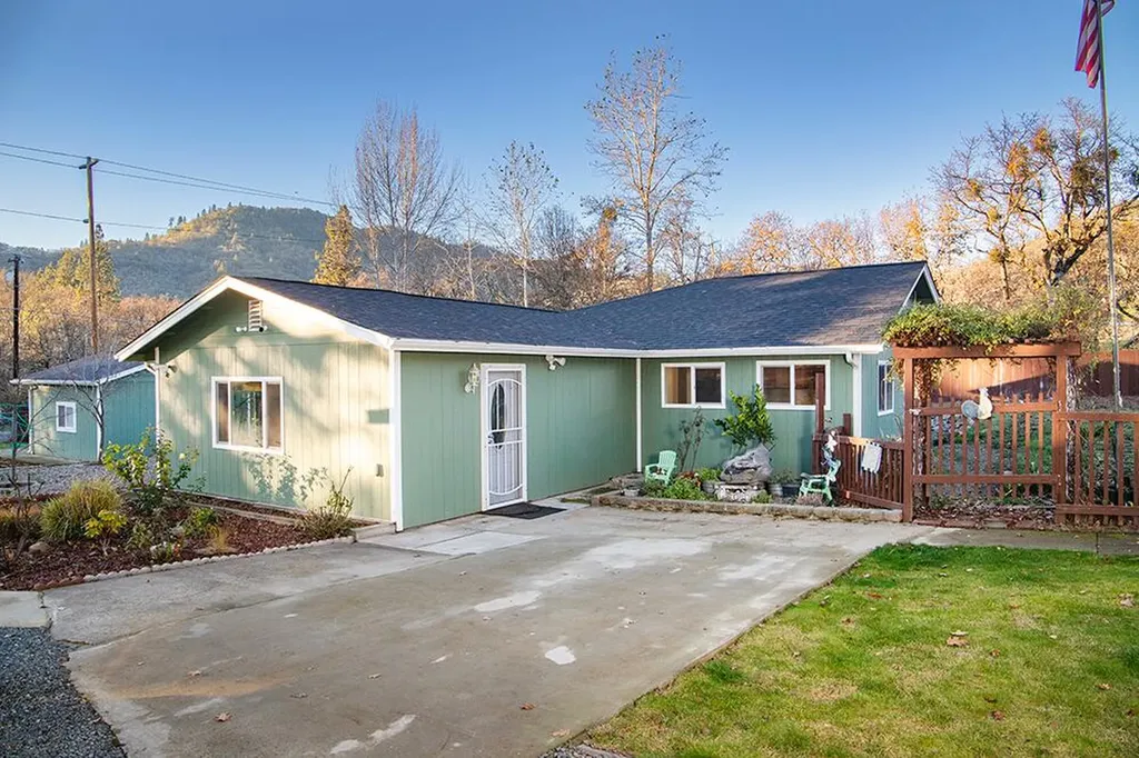 465 W Jones Creek Road Grants Pass OR 97526