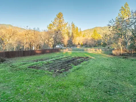 465 W Jones Creek Road Grants Pass OR 97526
