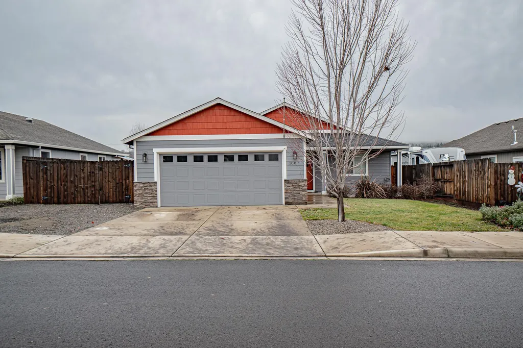 1007 Stonewater Drive Eagle Point OR 97524