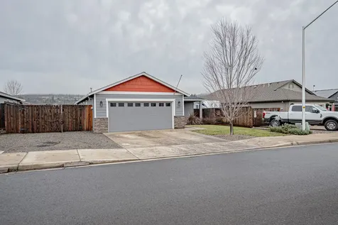 1007 Stonewater Drive Eagle Point OR 97524
