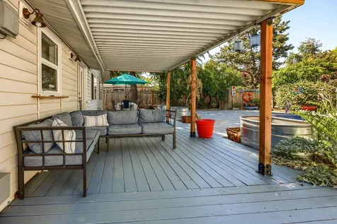 360 Oxford Street Ashland OR 97520