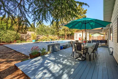360 Oxford Street Ashland OR 97520