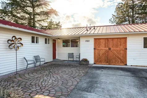360 Oxford Street Ashland OR 97520