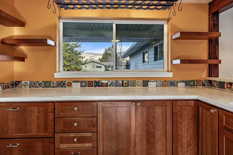 360 Oxford Street Ashland OR 97520