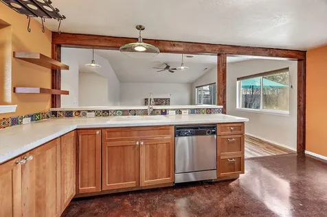 360 Oxford Street Ashland OR 97520