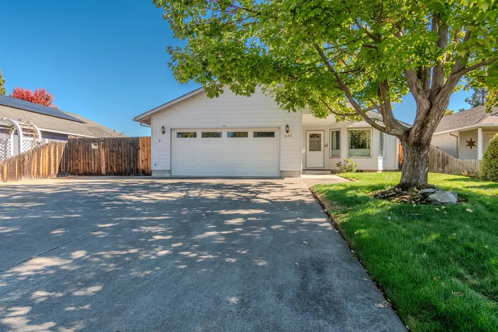 1483 S Oakdale Avenue Medford OR 97501