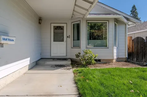1483 S Oakdale Avenue Medford OR 97501