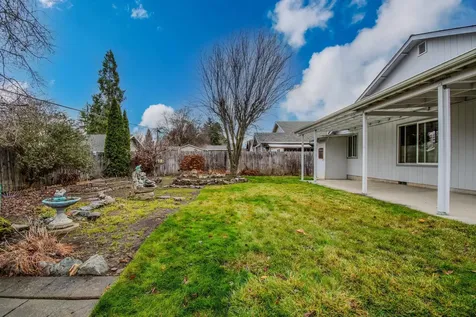 1483 S Oakdale Avenue Medford OR 97501