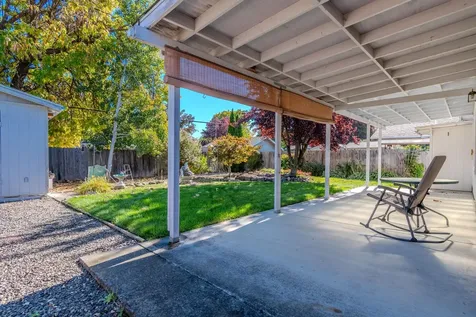 1483 S Oakdale Avenue Medford OR 97501