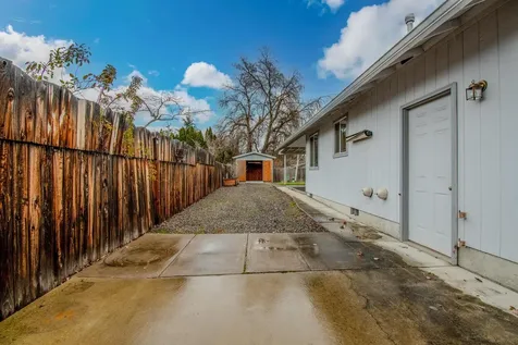 1483 S Oakdale Avenue Medford OR 97501