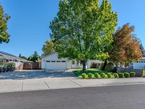 1483 S Oakdale Avenue Medford OR 97501