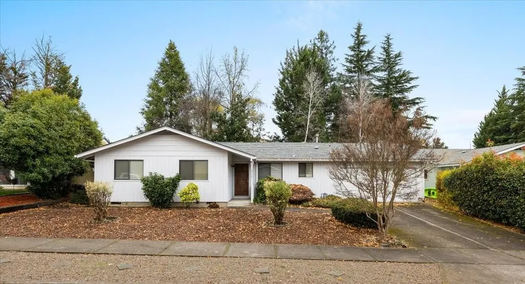 2994 Seckel Street Medford OR 97504