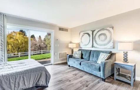 1565 NW Wall Street Bend OR 97703