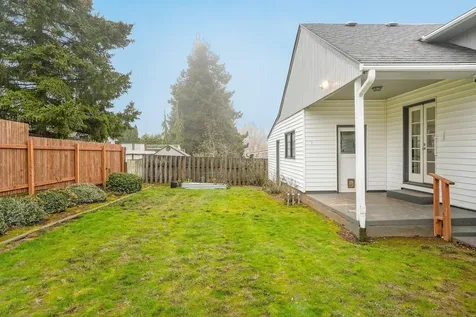 880 Spears Avenue SE Salem OR 97302