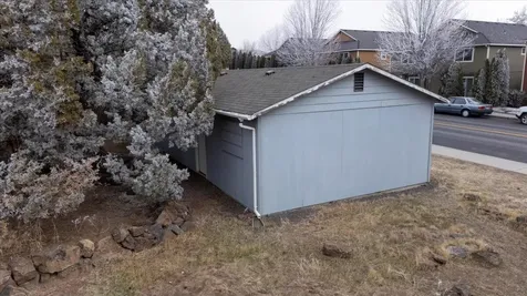 1849 SW Canyon Drive Redmond OR 97756