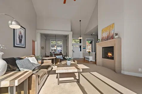 1293 NW Promontory Drive Bend OR 97703