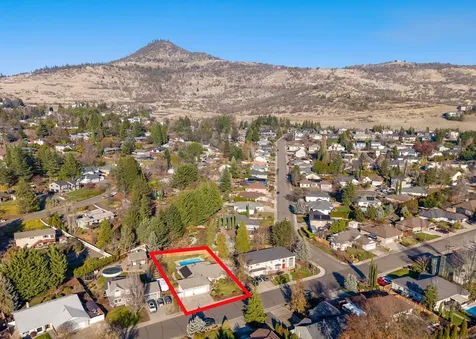 4603 Eagle Trace Drive Medford OR 97504