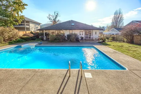 4603 Eagle Trace Drive Medford OR 97504