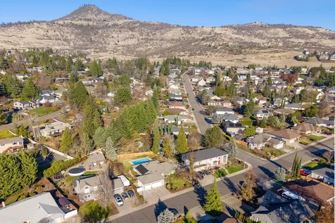 4603 Eagle Trace Drive Medford OR 97504