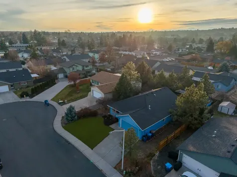 2929 SW 24th Court Redmond OR 97756