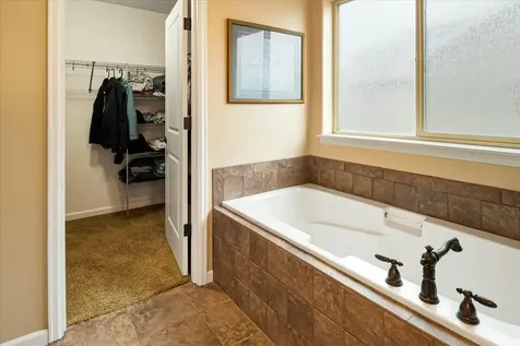 787 NW 28th Street Redmond OR 97756