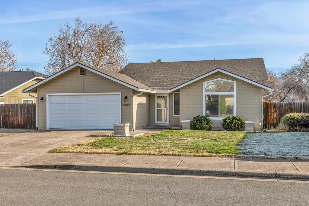2465 Temple Drive Medford OR 97504