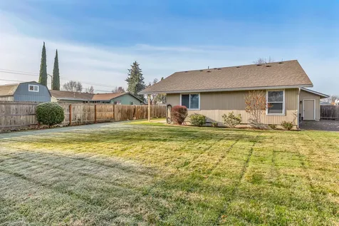 2465 Temple Drive Medford OR 97504