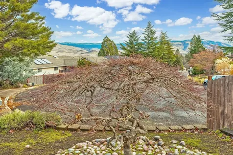 1482 Lilac Circle Ashland OR 97520