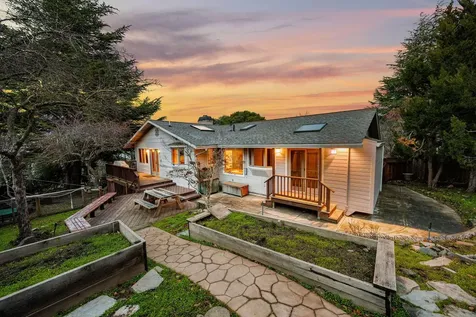 1482 Lilac Circle Ashland OR 97520