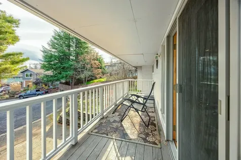 1482 Lilac Circle Ashland OR 97520