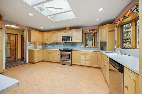 1482 Lilac Circle Ashland OR 97520