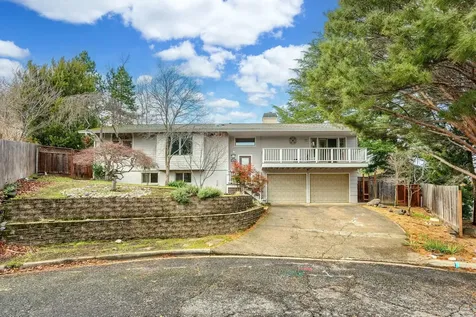 1482 Lilac Circle Ashland OR 97520
