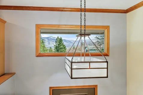 1482 Lilac Circle Ashland OR 97520