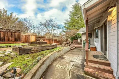 1482 Lilac Circle Ashland OR 97520