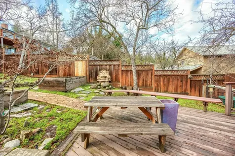 1482 Lilac Circle Ashland OR 97520