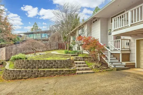 1482 Lilac Circle Ashland OR 97520