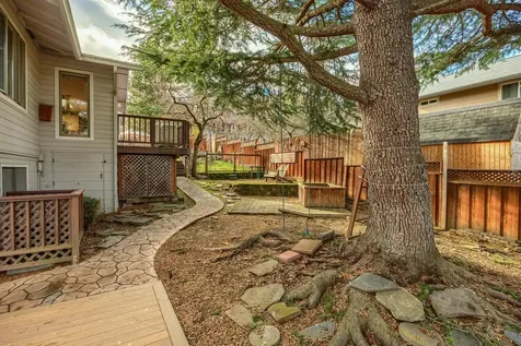 1482 Lilac Circle Ashland OR 97520