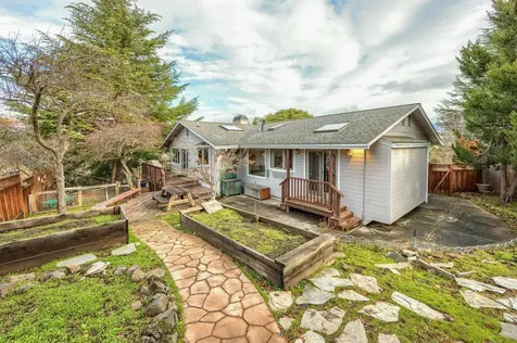 1482 Lilac Circle Ashland OR 97520
