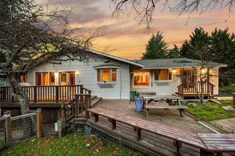 1482 Lilac Circle Ashland OR 97520
