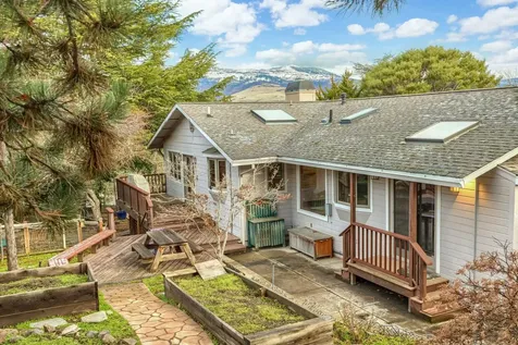 1482 Lilac Circle Ashland OR 97520